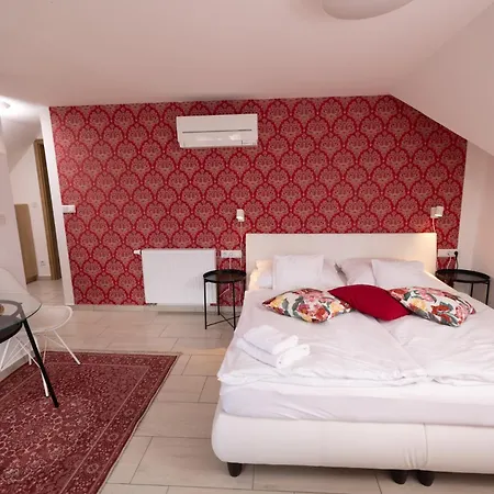 Sipos Borház és Pensión 3*